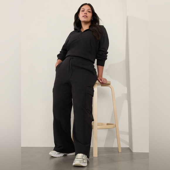 Athleta Easy Fleece Mid Rise Cargo Pant // Black - Picture 6 of 16